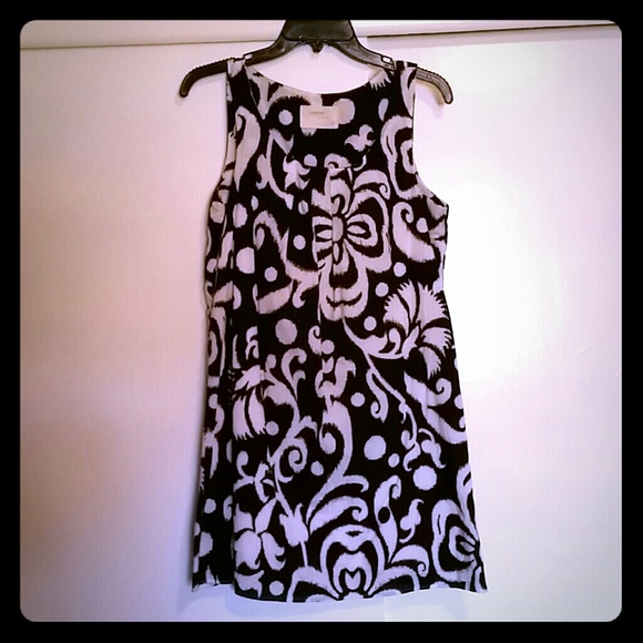 Black and white tunic