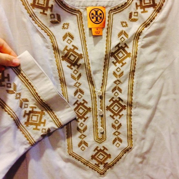 Pale lavender tunic with tan embellishments - Picture 3 of 3