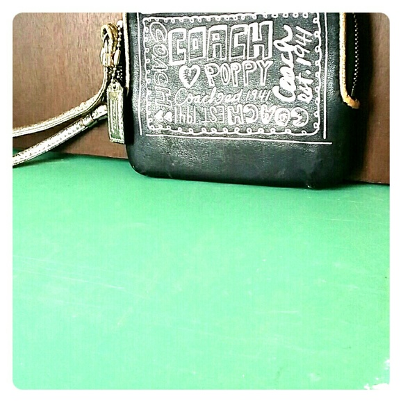 Coach Poppy Wristlet