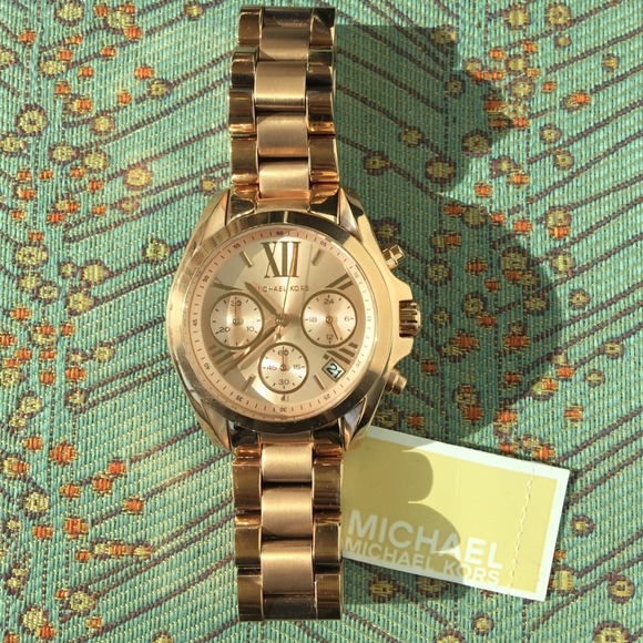 🔹SOLD🔹Michael Kors mini Bradshaw watch - Picture 2 of 2