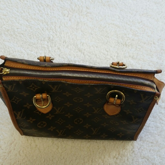 Authentic Louis Vuitton Popincourt Haut Bag - Picture 4 of 4