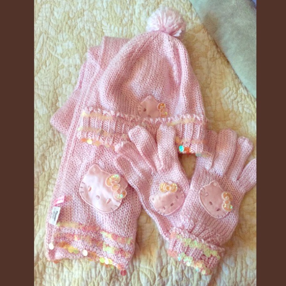 Authentic hello kitty momoberry