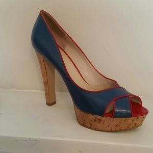 Nine west blue w/red piping pumps