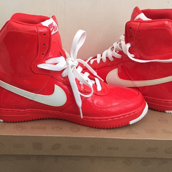 Women's high top sneakers