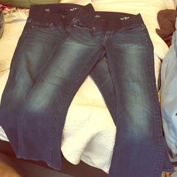 2 pairs GAP maternity jeans