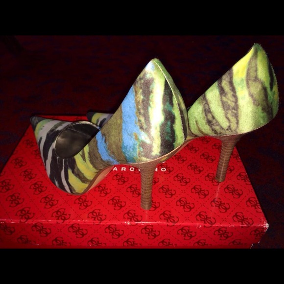 Guess Shoes Pump