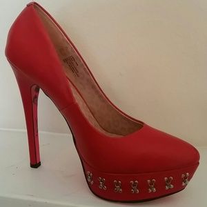 Betsey Johnson closed toe red pumps