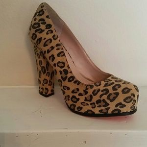 Betsey Johnson animal print stacked heel pumps