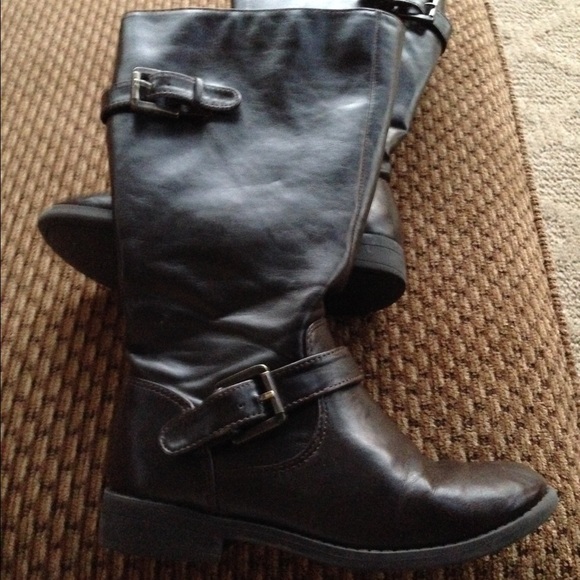 Girls brown boots