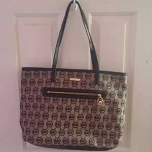 Michael Kors kempton large EW monogram jacquard to