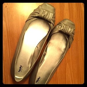 Mossimo silver boxed toe ballet flats size 11