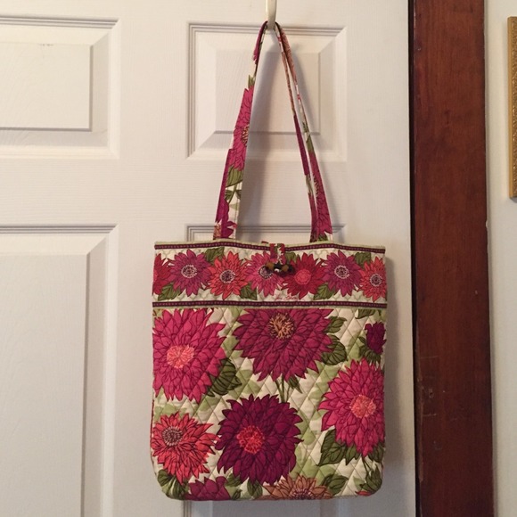 Vera Bradley tote like new!