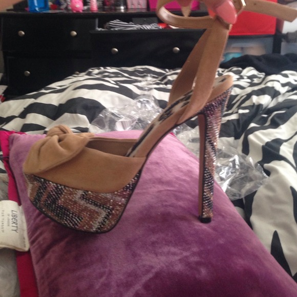 Jessica Simpson tan platform heels