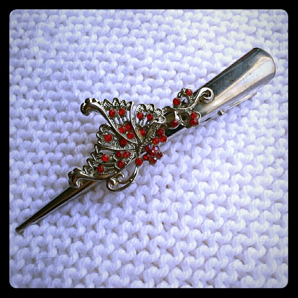 Vintage hair clip with red rhinestones