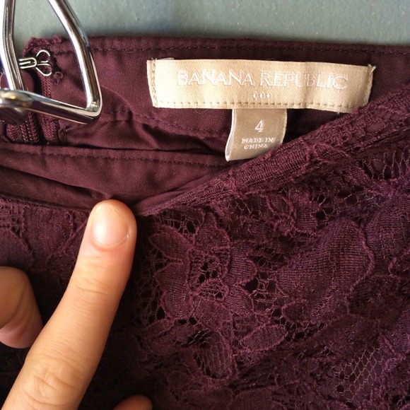 🔴SOLD🔴 Lace pencil skirt - Picture 4 of 4