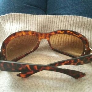 Dark brown and light brown glasses Dark brown and light brown glasses