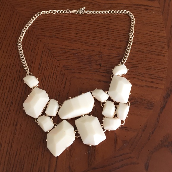 ***SOLD*** F21 necklace