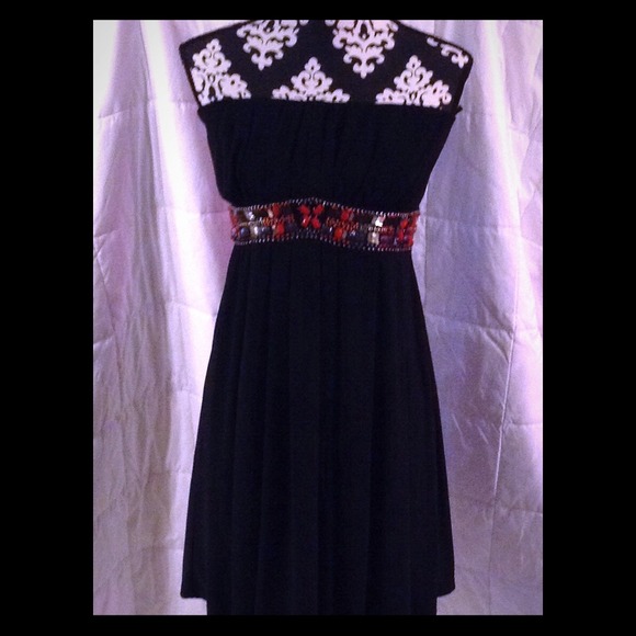 Strapless mid knee length dress 💕💕💕