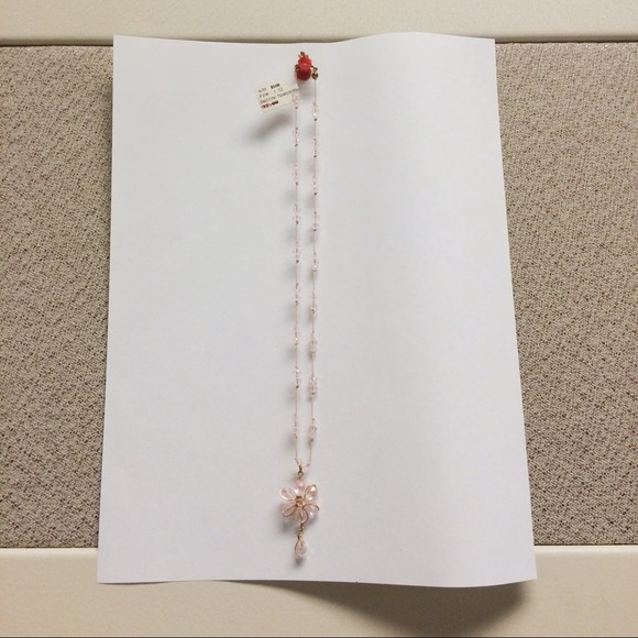 Pink crystal daisy necklace NWT