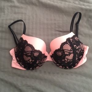 Victoria's Secret push-up bra, size 32DDD