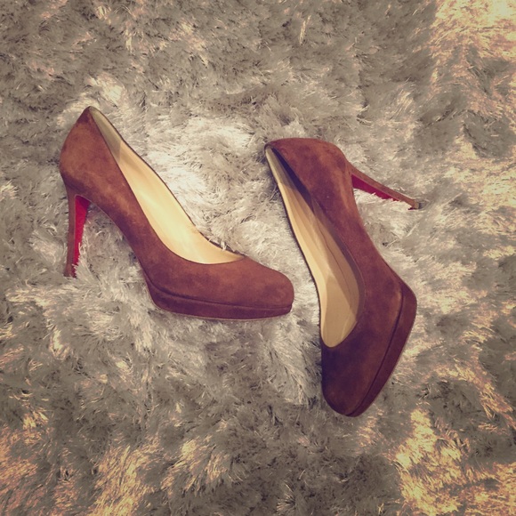🚫SOLD🚫Christian Louboutin New Simple Brown Suede