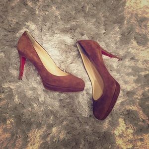 🚫SOLD🚫Christian Louboutin New Simple Brown Suede