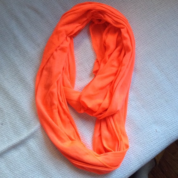 ‼️SOLD‼️ Scarf - Picture 2 of 3