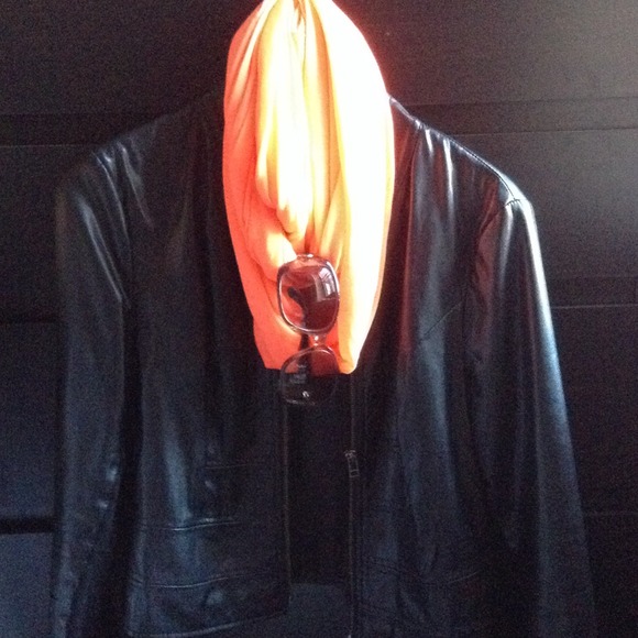 ‼️SOLD‼️ Scarf - Picture 3 of 3