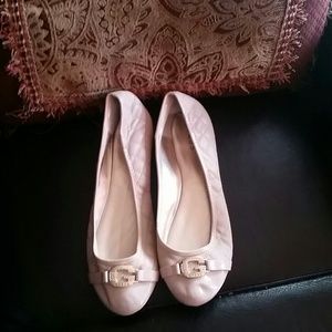 Guess flats