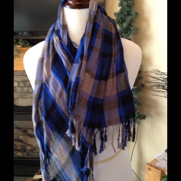 Fashion Scarf - Picture 1 of 2