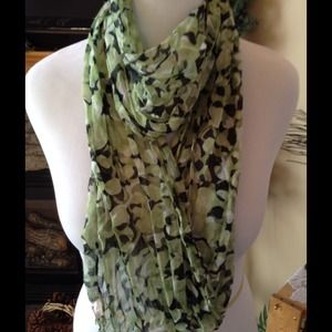 Green, black and White flowery scarf