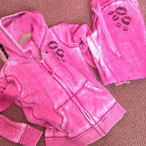 ✨Guess track suit ✨