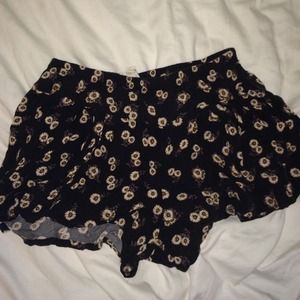 Charlotte Russe "L.A. Heart" black floral shorts