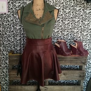 Cute Burgundy Faux Leather Skirt