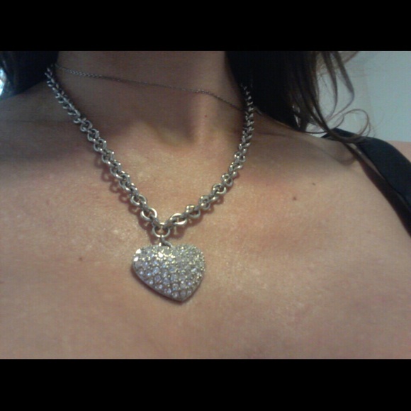 Guess Heart necklace - Picture 2 of 3