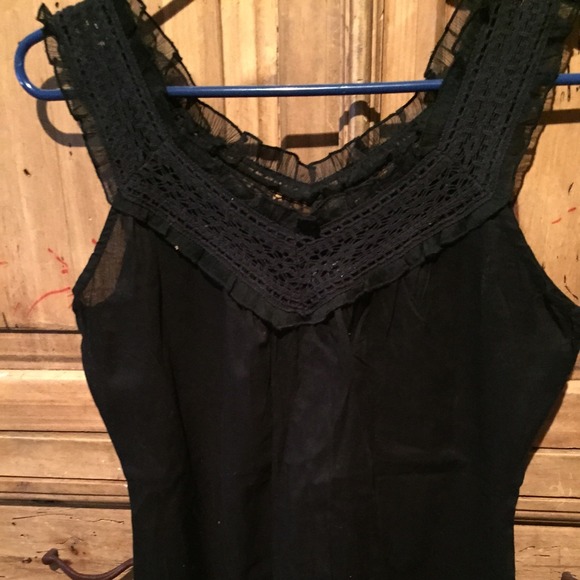 Cute black top