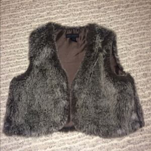 Steve Madden short fur vest size small