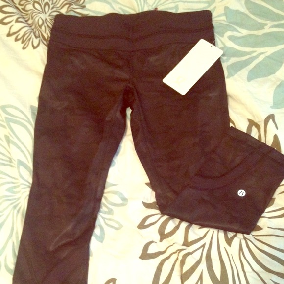 Authentic Lululemon Run Inspire Crop