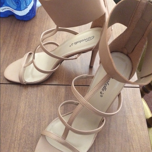 Breckelles heels. - Picture 2 of 3