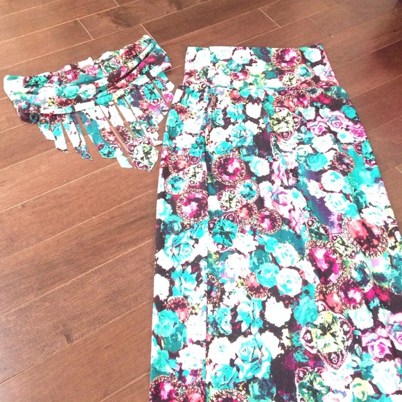 high waist skirt w/matching fringe bandeau top sm