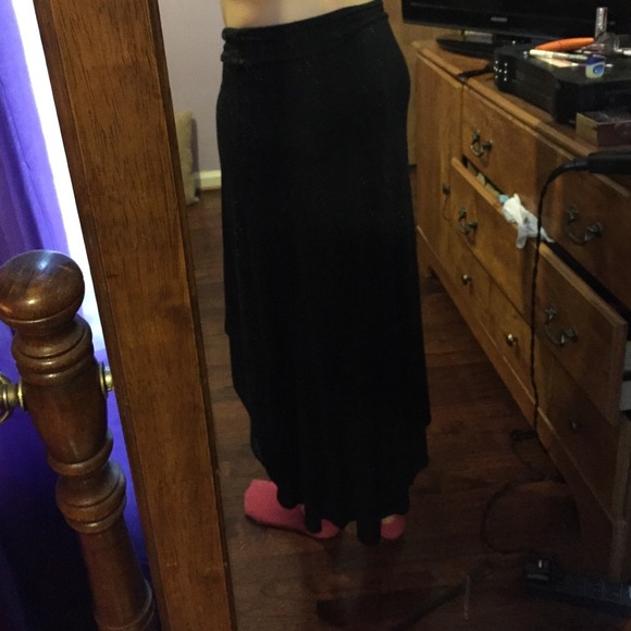 Black skirt - Picture 2 of 3