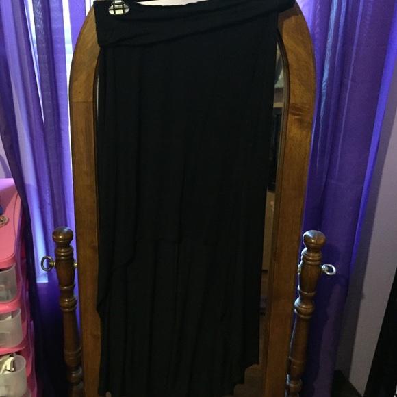 Black skirt - Picture 3 of 3