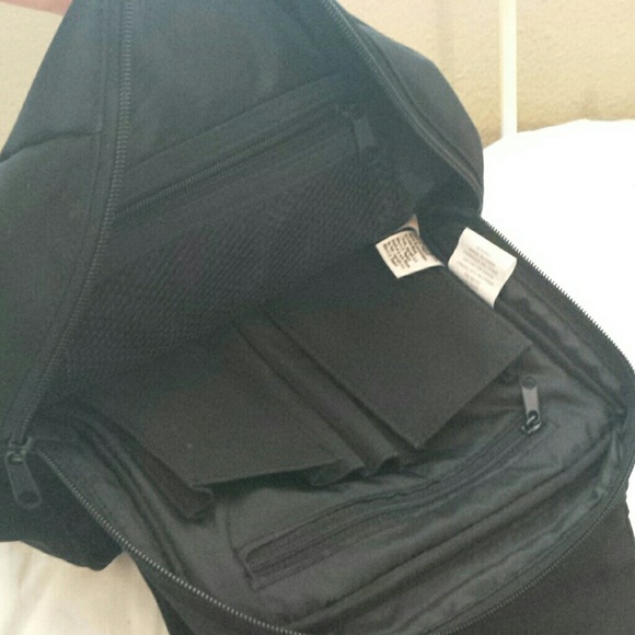 🚫SOLD🚫Vintage backpack - Picture 2 of 3