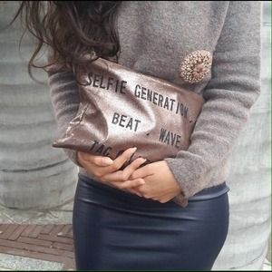 Zara 'selfie generation' clutch