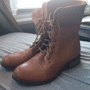 Women's combat boots