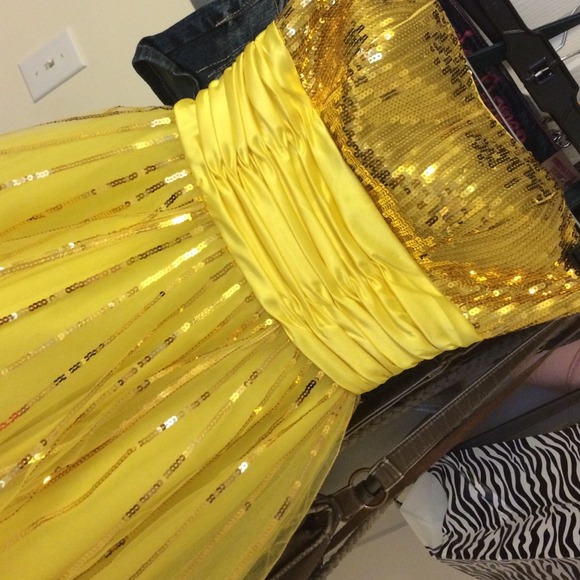 🎉Prom Dress🎉 - Picture 3 of 3