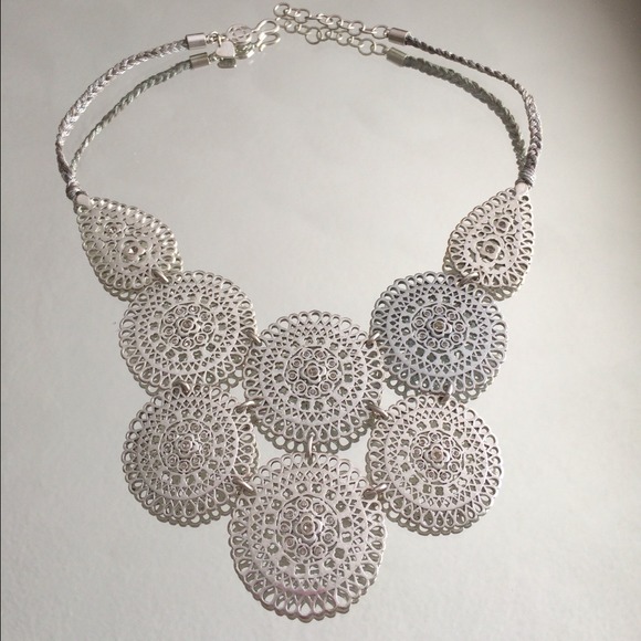 Stella & Dot Medina Bib Necklace