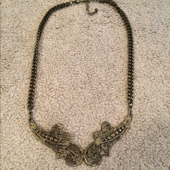 Vintage looking necklace!