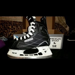 Bauer ice skates