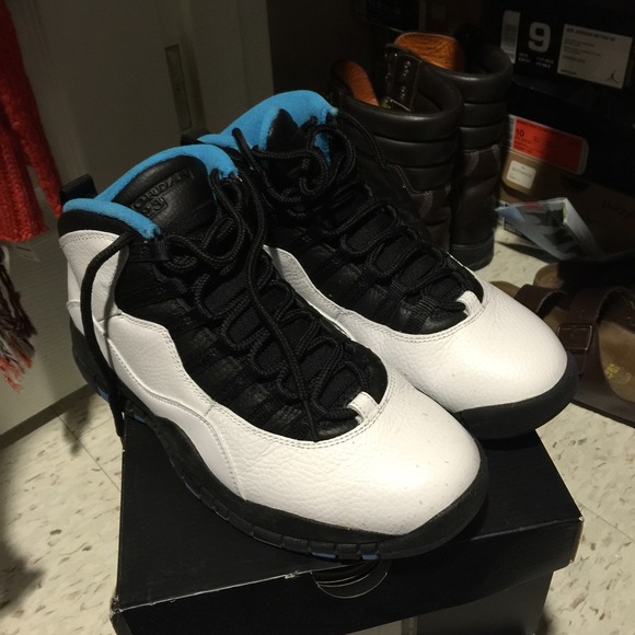 SHOES - Picture 2 of 2
